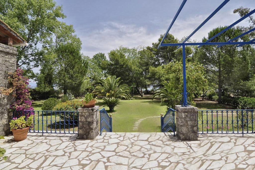 Villa Lefka Melikia
