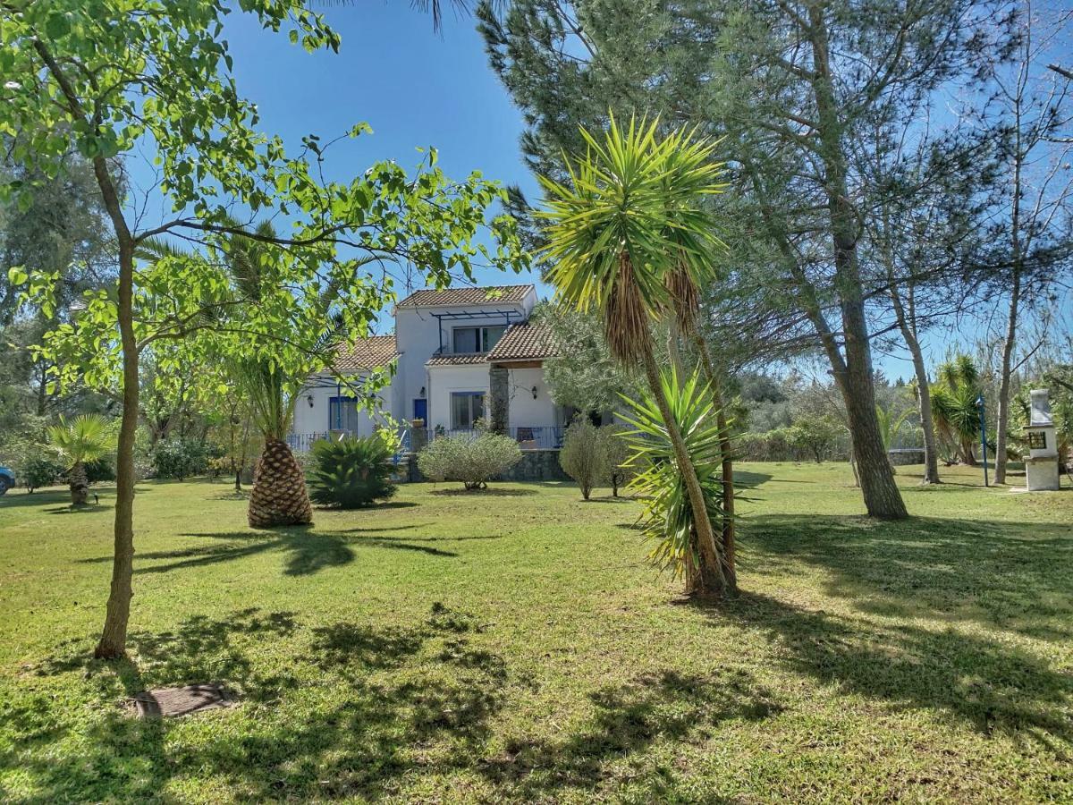Lefka Villa *